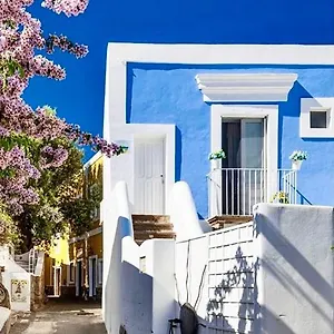 https://la-ginestra-panarea.sicilyhotelsitaly.net